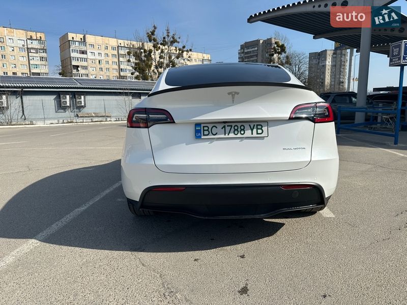 Позашляховик / Кросовер Tesla Model Y 2021 в Львові
