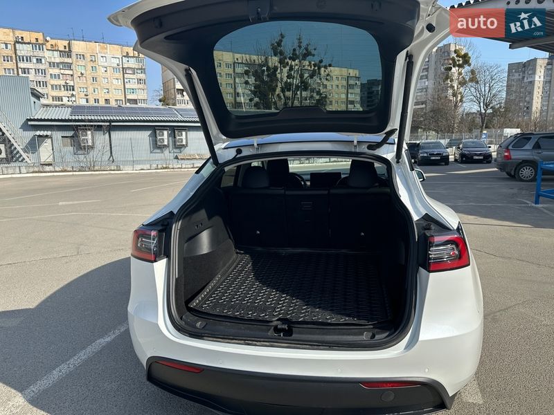 Позашляховик / Кросовер Tesla Model Y 2021 в Львові