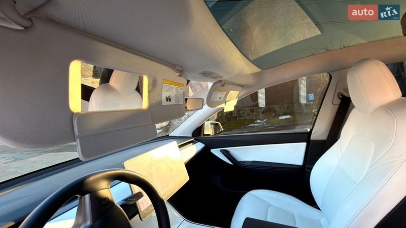 Позашляховик / Кросовер Tesla Model Y 2020 в Києві фото 28 Позашляховик / Кросовер Tesla Model Y 2020 в Києві