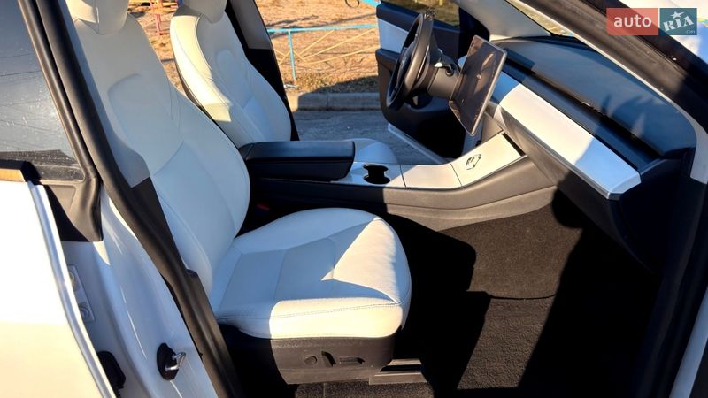 Позашляховик / Кросовер Tesla Model Y 2020 в Києві фото 33 Позашляховик / Кросовер Tesla Model Y 2020 в Києві