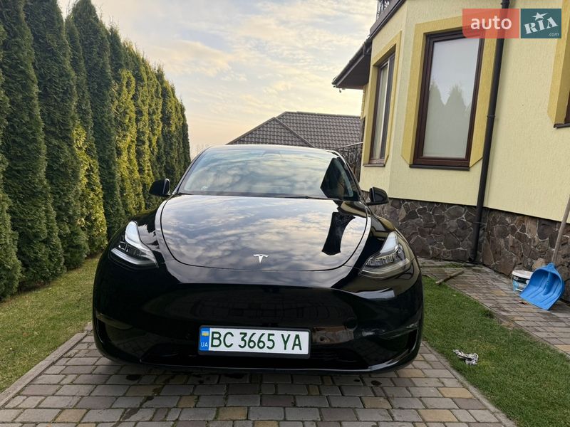 Позашляховик / Кросовер Tesla Model Y 2022 в Львові