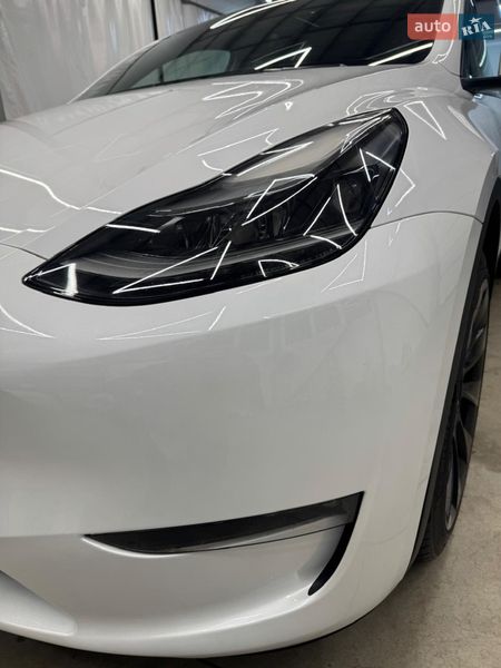Внедорожник / Кроссовер Tesla Model Y 2023 в Киеве