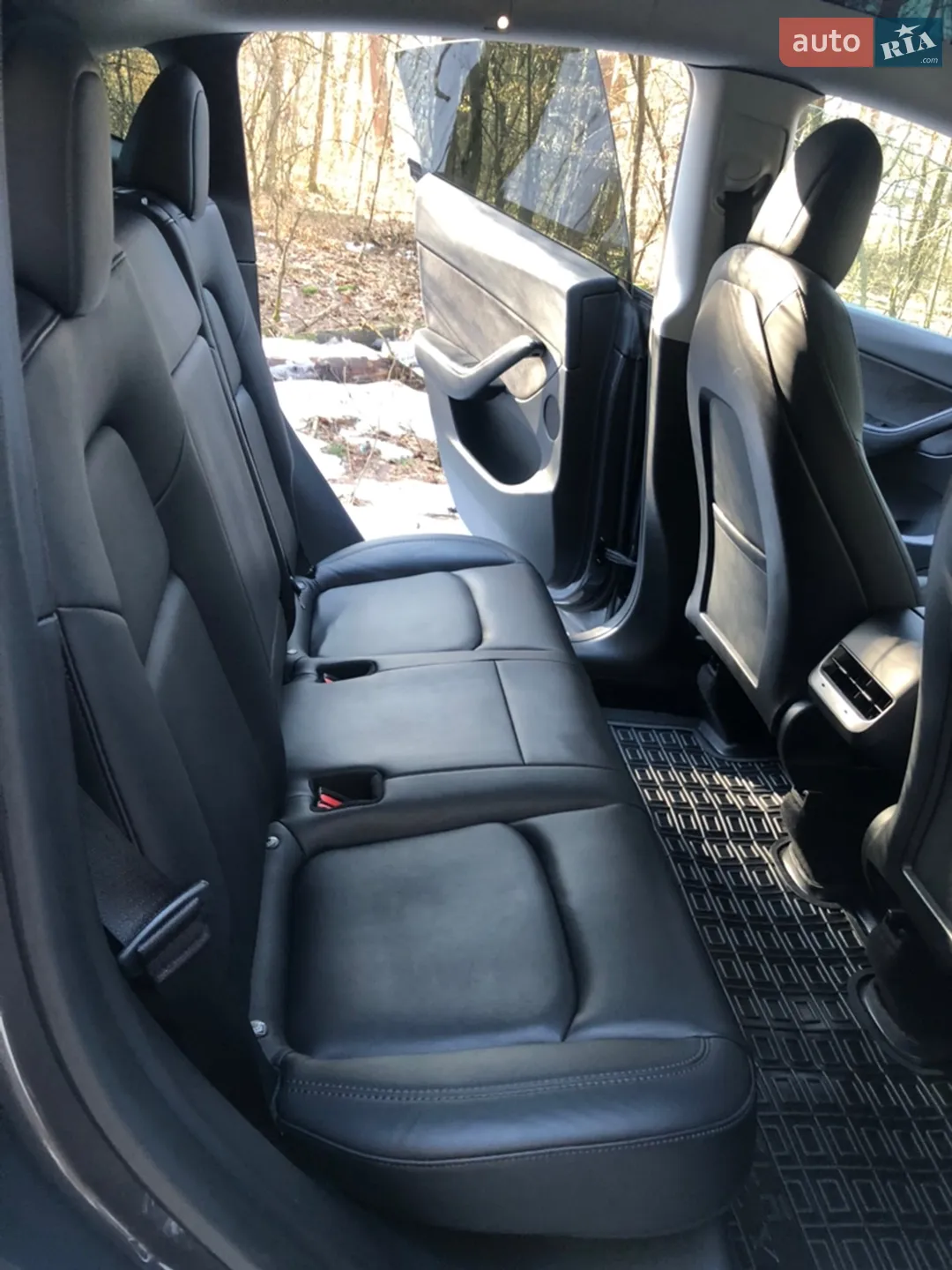 2022 Tesla Model Y - мініатюра 23