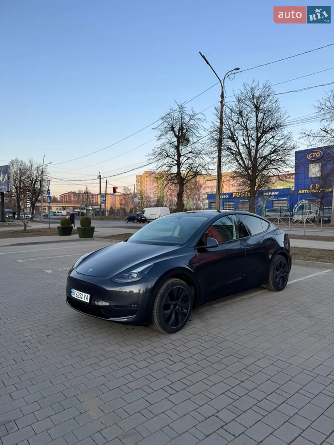 2024 Tesla Model Y - мініатюра 3