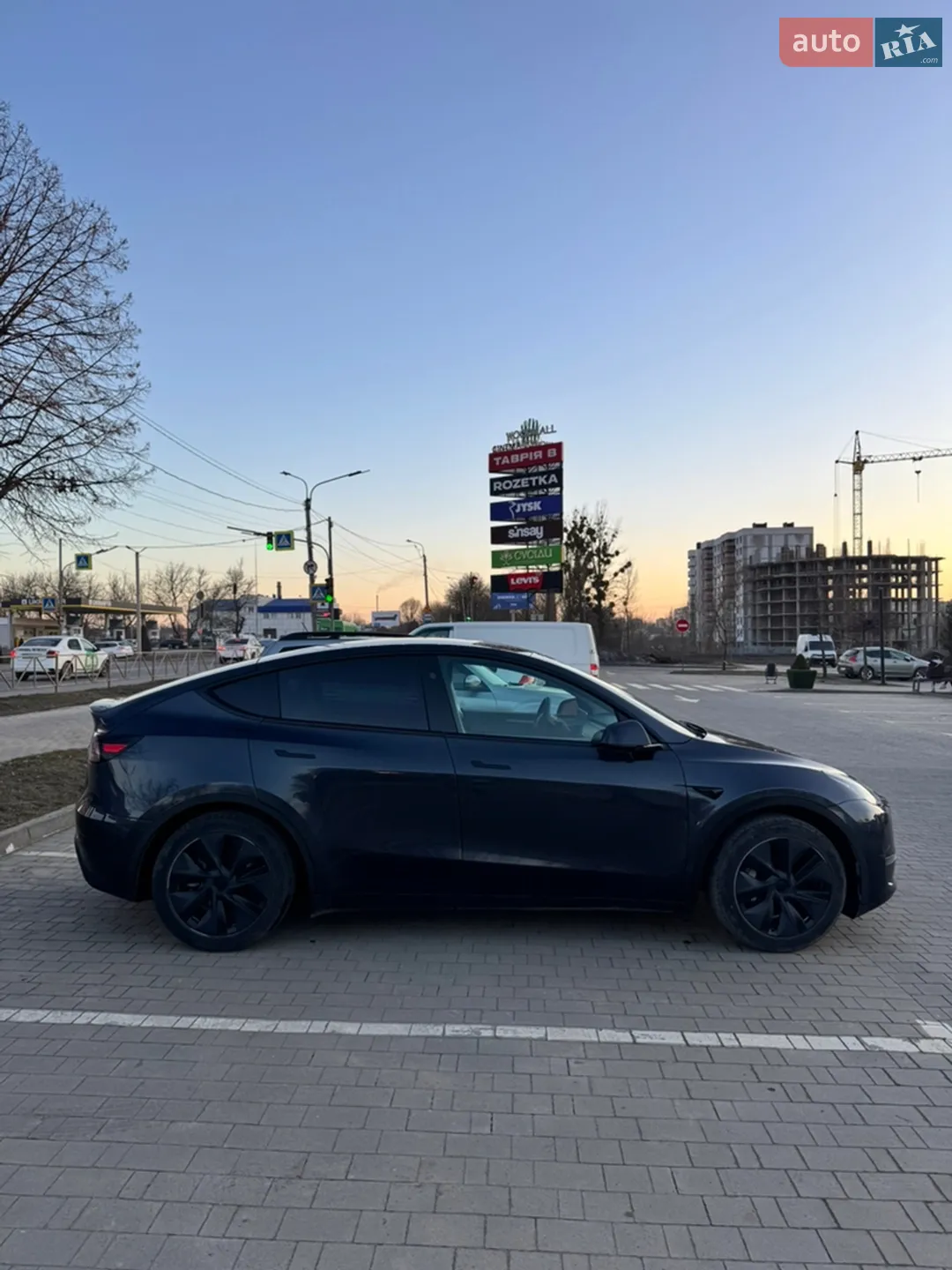 2024 Tesla Model Y - мініатюра 11
