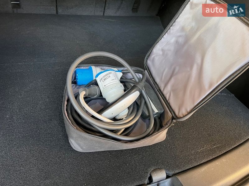 Позашляховик / Кросовер Tesla Model Y 2023 в Києві