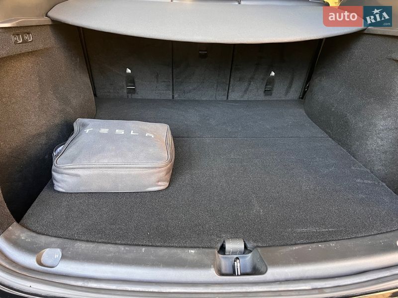 Позашляховик / Кросовер Tesla Model Y 2023 в Києві