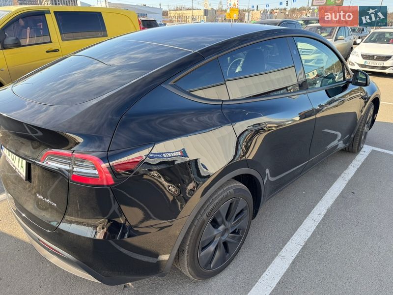Внедорожник / Кроссовер Tesla Model Y 2024 в Киеве