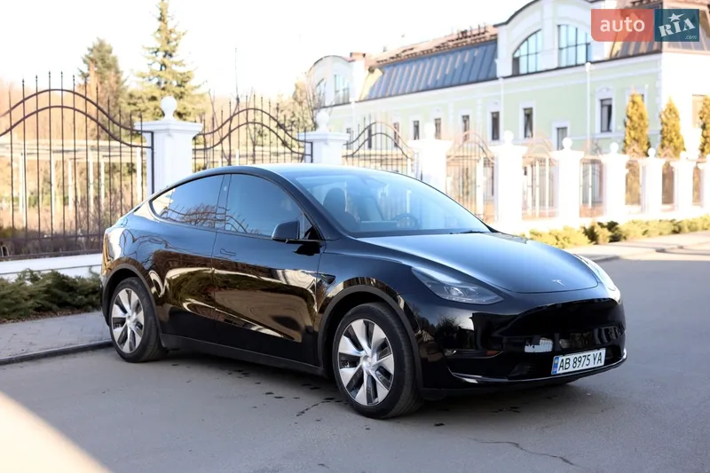 Tesla Model Y 2023