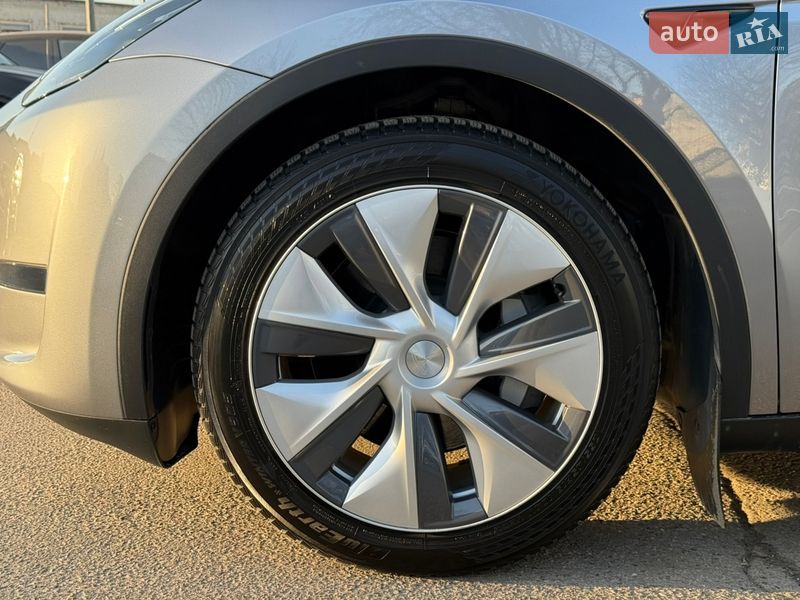 Внедорожник / Кроссовер Tesla Model Y 2023 в Харькове