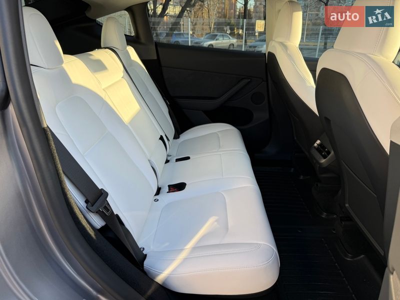 Внедорожник / Кроссовер Tesla Model Y 2023 в Харькове