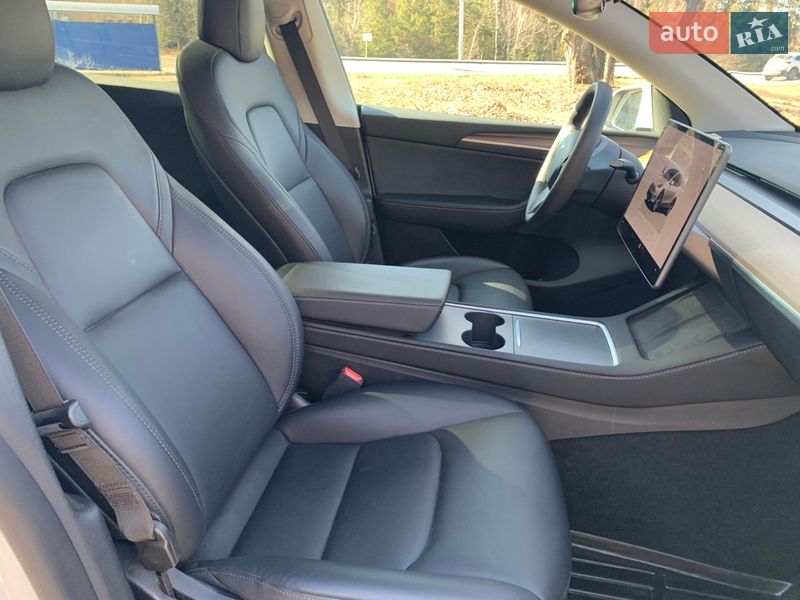 Позашляховик / Кросовер Tesla Model Y 2023 в Києві фото 12 Позашляховик / Кросовер Tesla Model Y 2023 в Києві