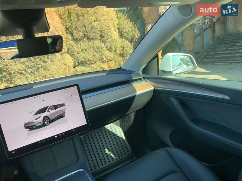 Позашляховик / Кросовер Tesla Model Y 2023 в Києві фото 23 Позашляховик / Кросовер Tesla Model Y 2023 в Києві