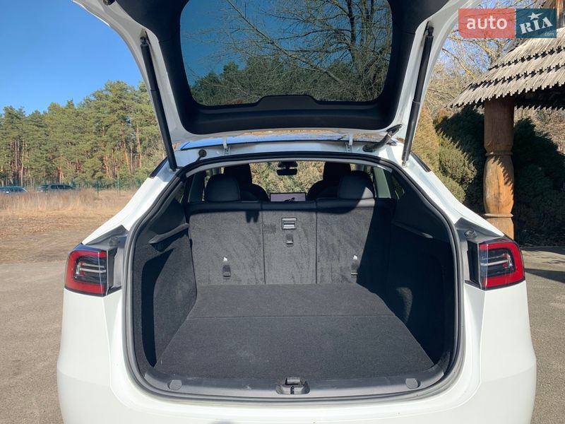 Позашляховик / Кросовер Tesla Model Y 2023 в Києві фото 28 Позашляховик / Кросовер Tesla Model Y 2023 в Києві