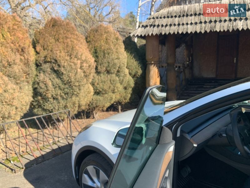 Позашляховик / Кросовер Tesla Model Y 2023 в Києві фото 34 Позашляховик / Кросовер Tesla Model Y 2023 в Києві