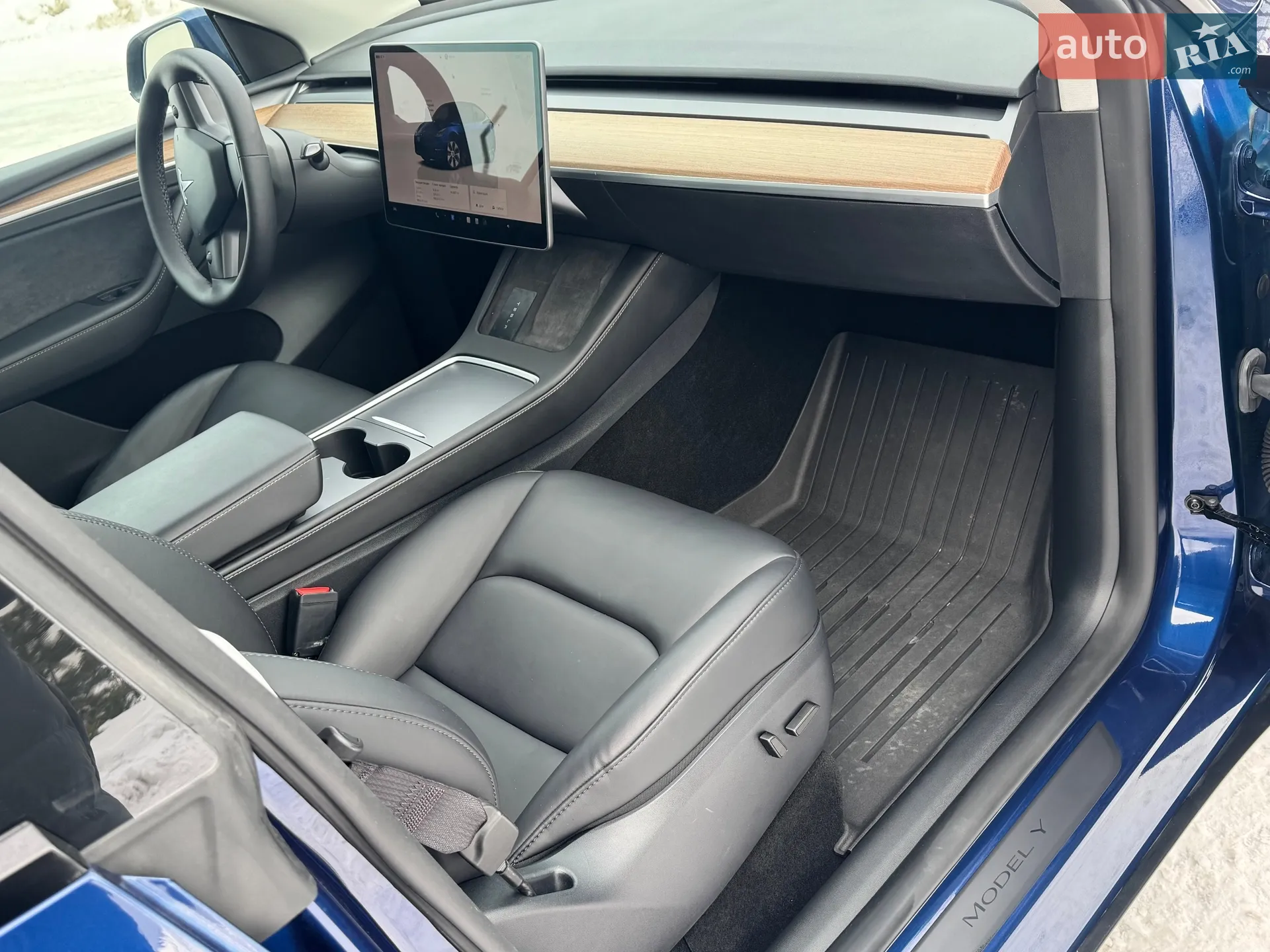 2024 Tesla Model Y - мініатюра 21