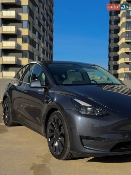 Внедорожник / Кроссовер Tesla Model Y 2022 в Киеве