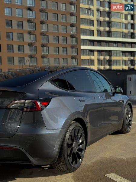 Внедорожник / Кроссовер Tesla Model Y 2022 в Киеве