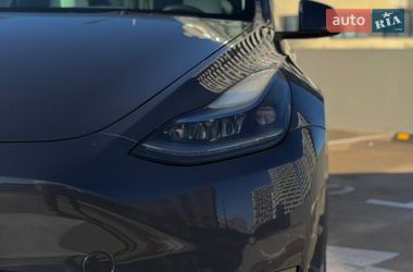 Внедорожник / Кроссовер Tesla Model Y 2022 в Киеве