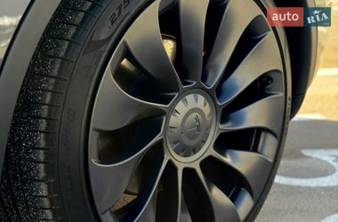 Внедорожник / Кроссовер Tesla Model Y 2022 в Киеве