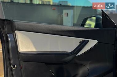 Внедорожник / Кроссовер Tesla Model Y 2022 в Киеве
