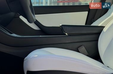 Внедорожник / Кроссовер Tesla Model Y 2022 в Киеве