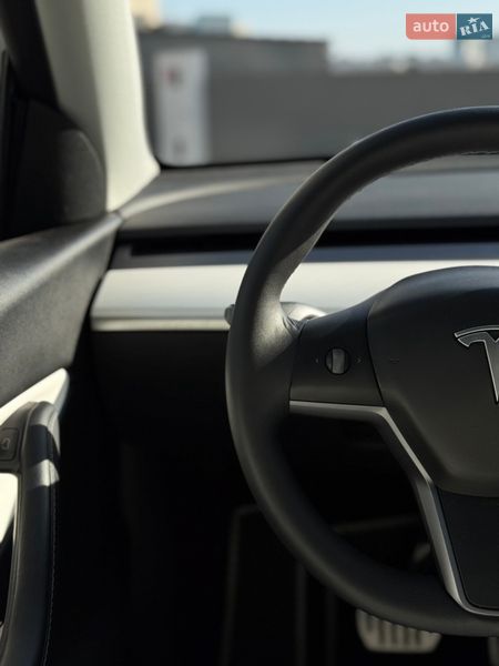 Внедорожник / Кроссовер Tesla Model Y 2022 в Киеве