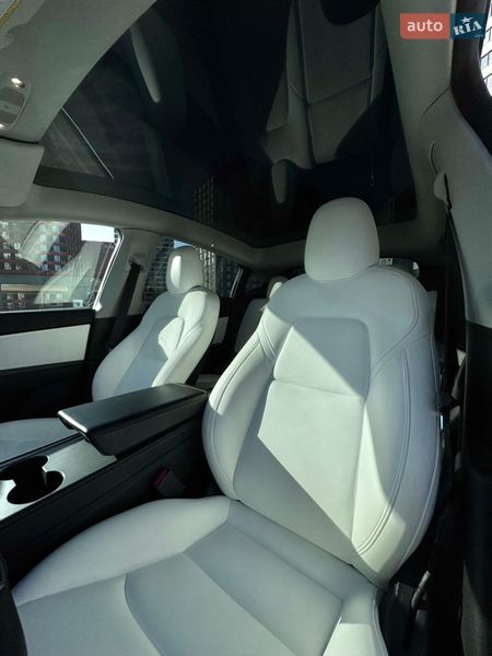 Внедорожник / Кроссовер Tesla Model Y 2022 в Киеве