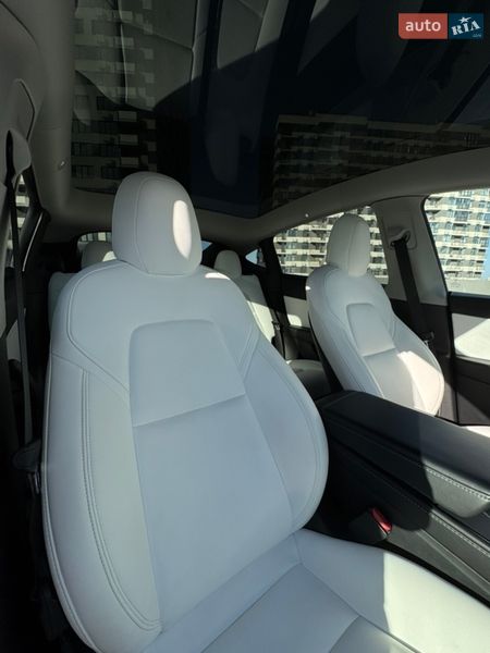 Внедорожник / Кроссовер Tesla Model Y 2022 в Киеве