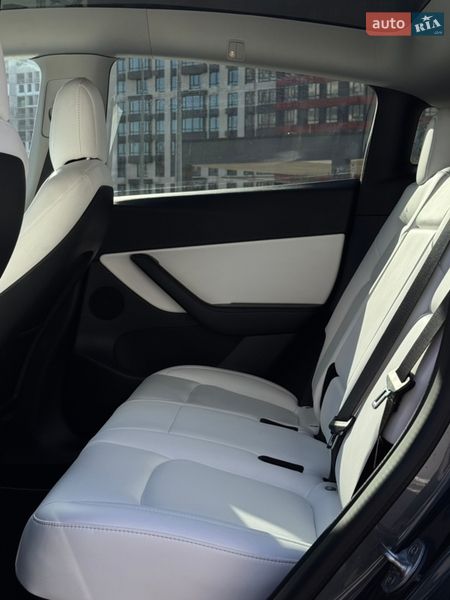 Внедорожник / Кроссовер Tesla Model Y 2022 в Киеве