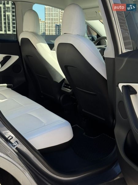 Внедорожник / Кроссовер Tesla Model Y 2022 в Киеве