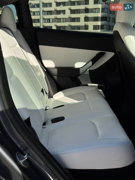 Внедорожник / Кроссовер Tesla Model Y 2022 в Киеве