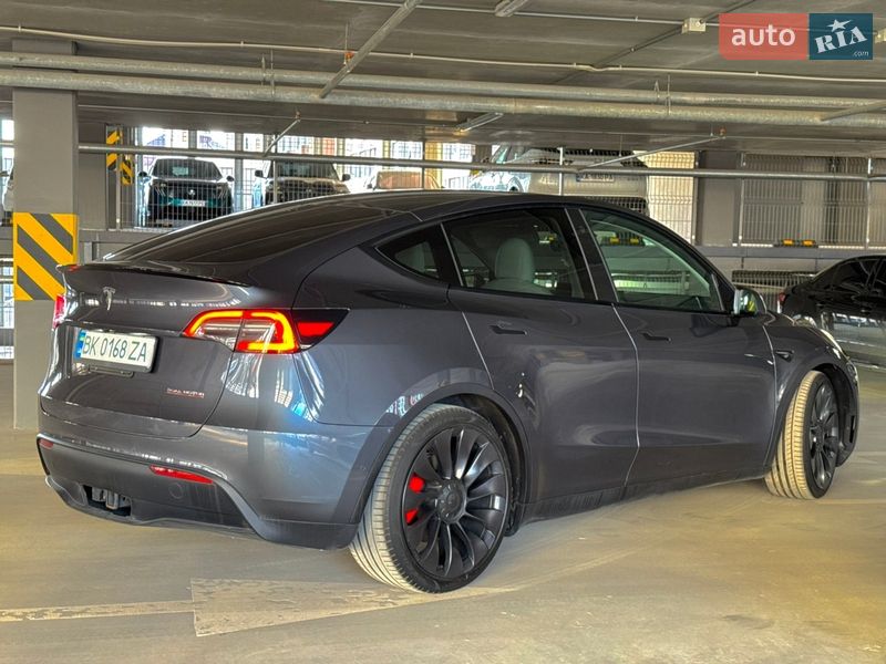 Внедорожник / Кроссовер Tesla Model Y 2022 в Киеве