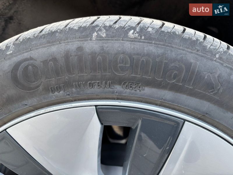 Позашляховик / Кросовер Tesla Model Y 2023 в Тернополі