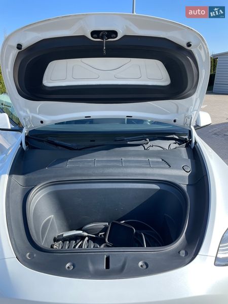 Позашляховик / Кросовер Tesla Model Y 2021 в Львові