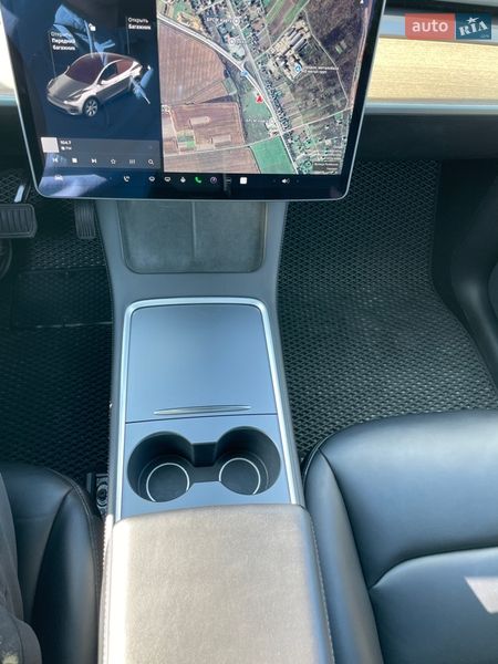Позашляховик / Кросовер Tesla Model Y 2021 в Львові
