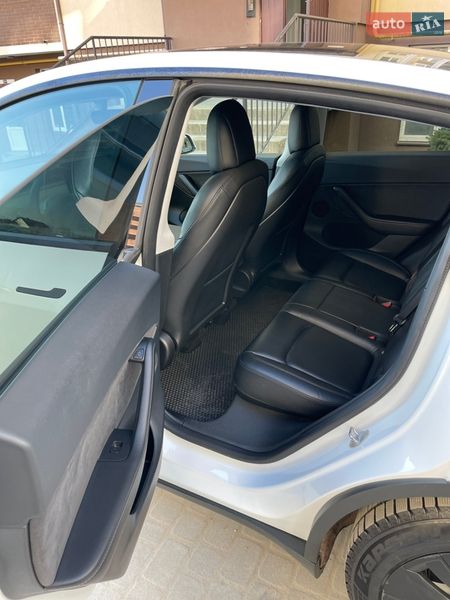 Позашляховик / Кросовер Tesla Model Y 2021 в Львові