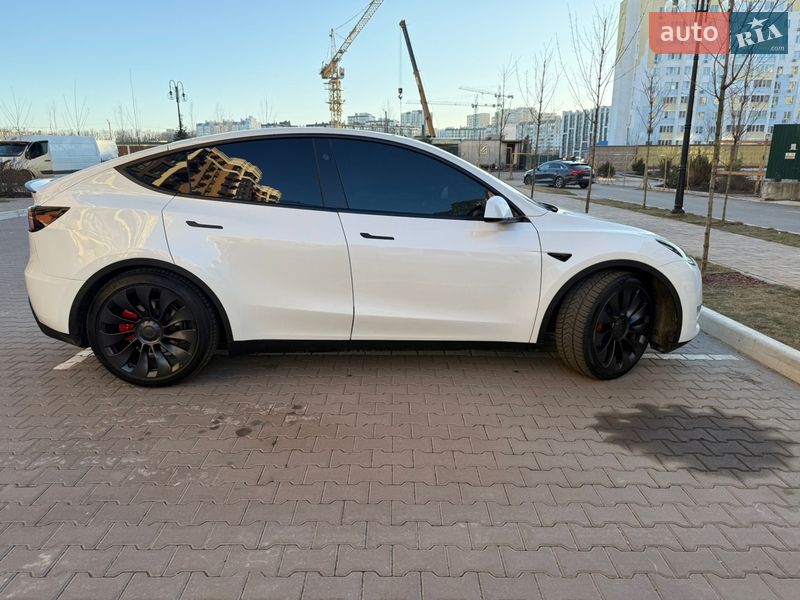 Позашляховик / Кросовер Tesla Model Y 2024 в Києві фото 2 Позашляховик / Кросовер Tesla Model Y 2024 в Києві