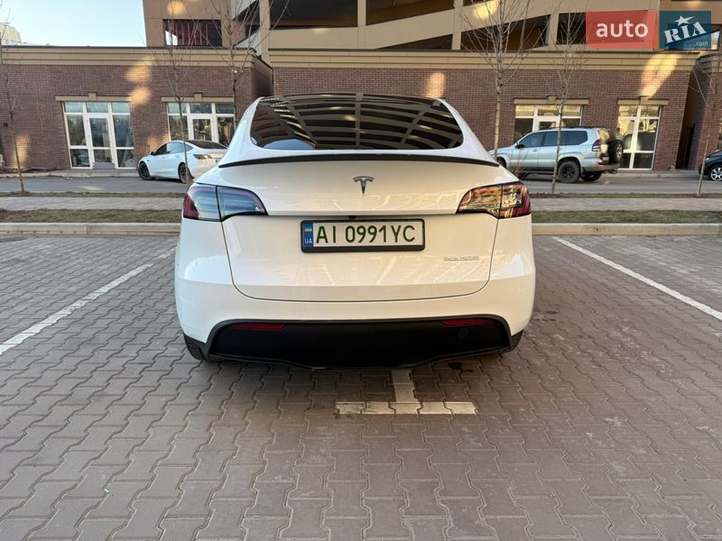 Позашляховик / Кросовер Tesla Model Y 2024 в Києві фото 4 Позашляховик / Кросовер Tesla Model Y 2024 в Києві