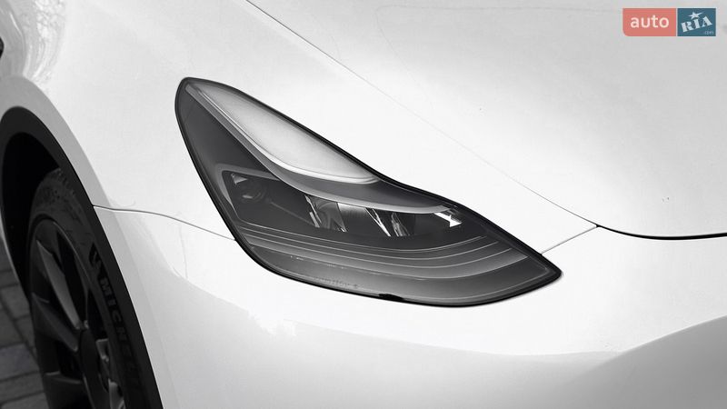 Внедорожник / Кроссовер Tesla Model Y 2023 в Ровно