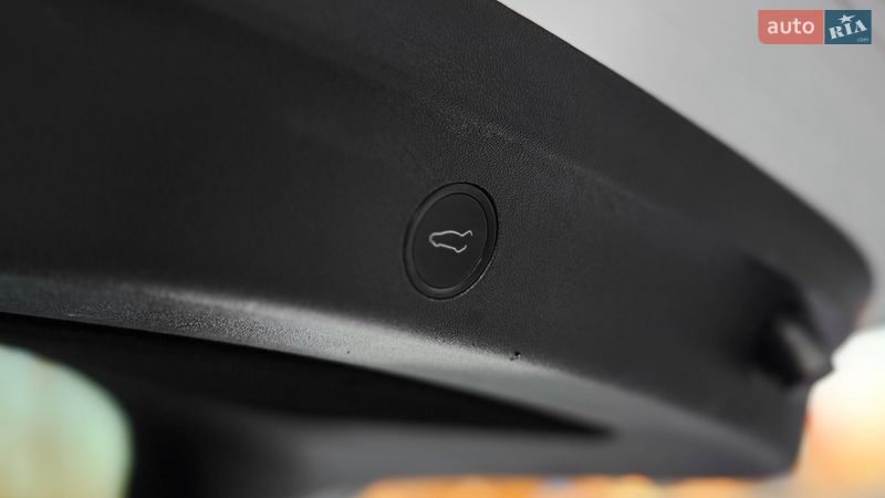 Внедорожник / Кроссовер Tesla Model Y 2023 в Ровно