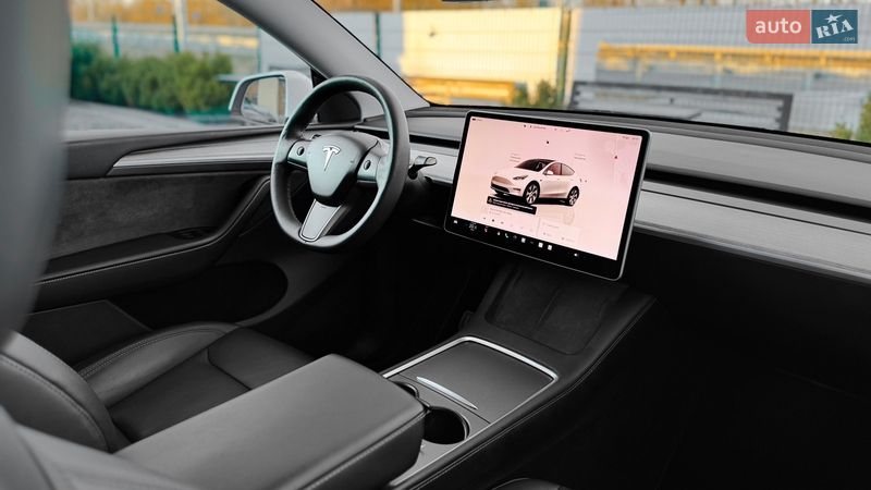 Внедорожник / Кроссовер Tesla Model Y 2023 в Ровно