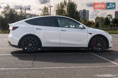 Внедорожник / Кроссовер Tesla Model Y 2022 в Киеве