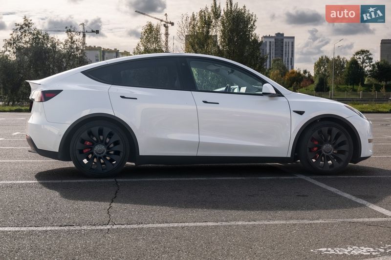 Позашляховик / Кросовер Tesla Model Y 2022 в Києві