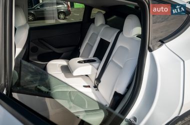 Внедорожник / Кроссовер Tesla Model Y 2022 в Киеве