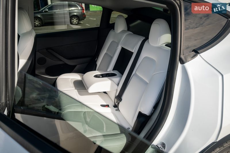 Позашляховик / Кросовер Tesla Model Y 2022 в Києві