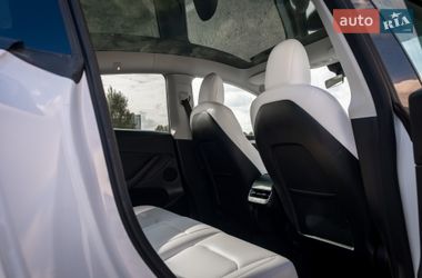 Внедорожник / Кроссовер Tesla Model Y 2022 в Киеве