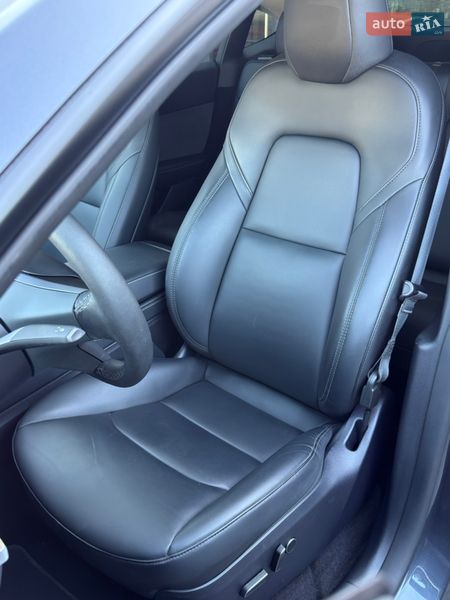 Внедорожник / Кроссовер Tesla Model Y 2024 в Черновцах