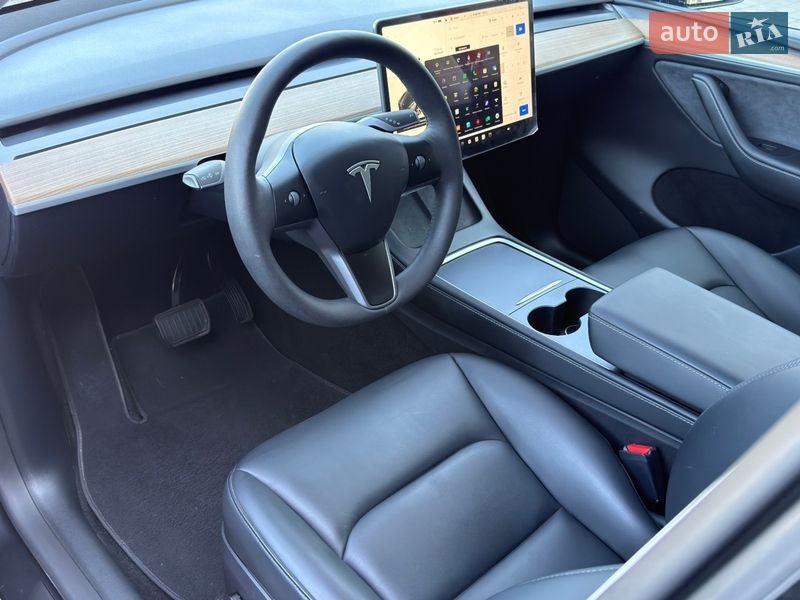 Внедорожник / Кроссовер Tesla Model Y 2024 в Черновцах