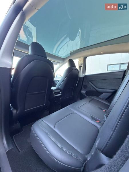 Внедорожник / Кроссовер Tesla Model Y 2024 в Черновцах